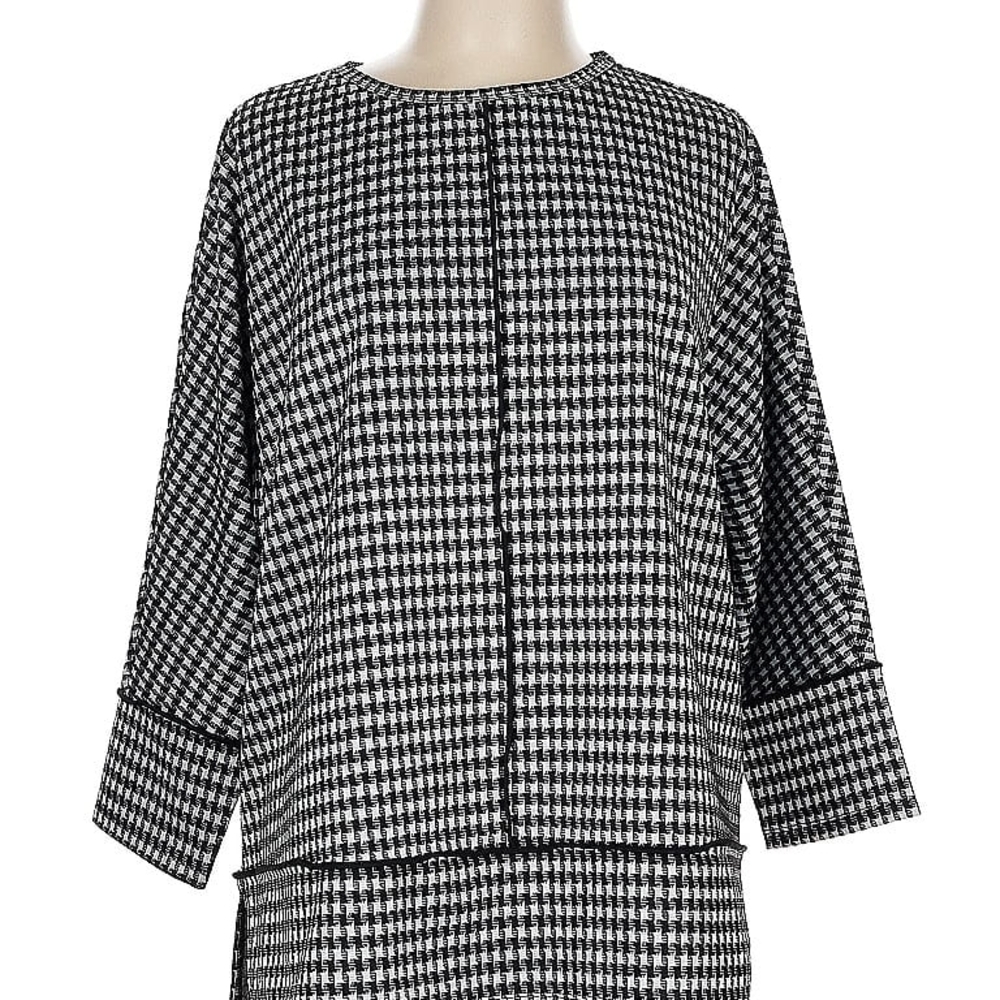 5/$25 Chic Black and White Houndstooth Top - NWOT